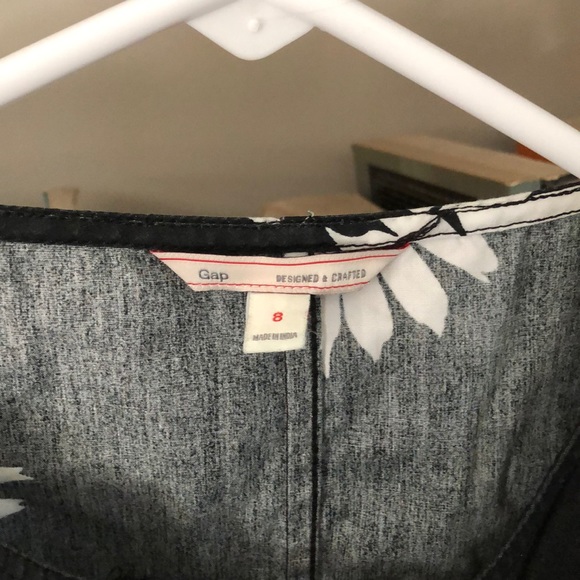 Sleeveless Peplum Top - Picture 2 of 3